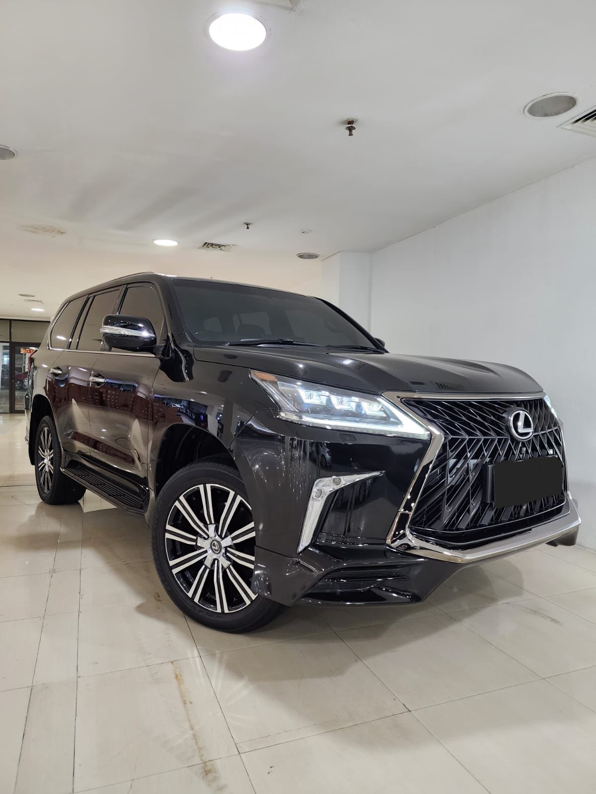 2019 Lexus LX 570 5.7 AT Bekas 2019 Lexus LX 570 5.7 AT Bekas