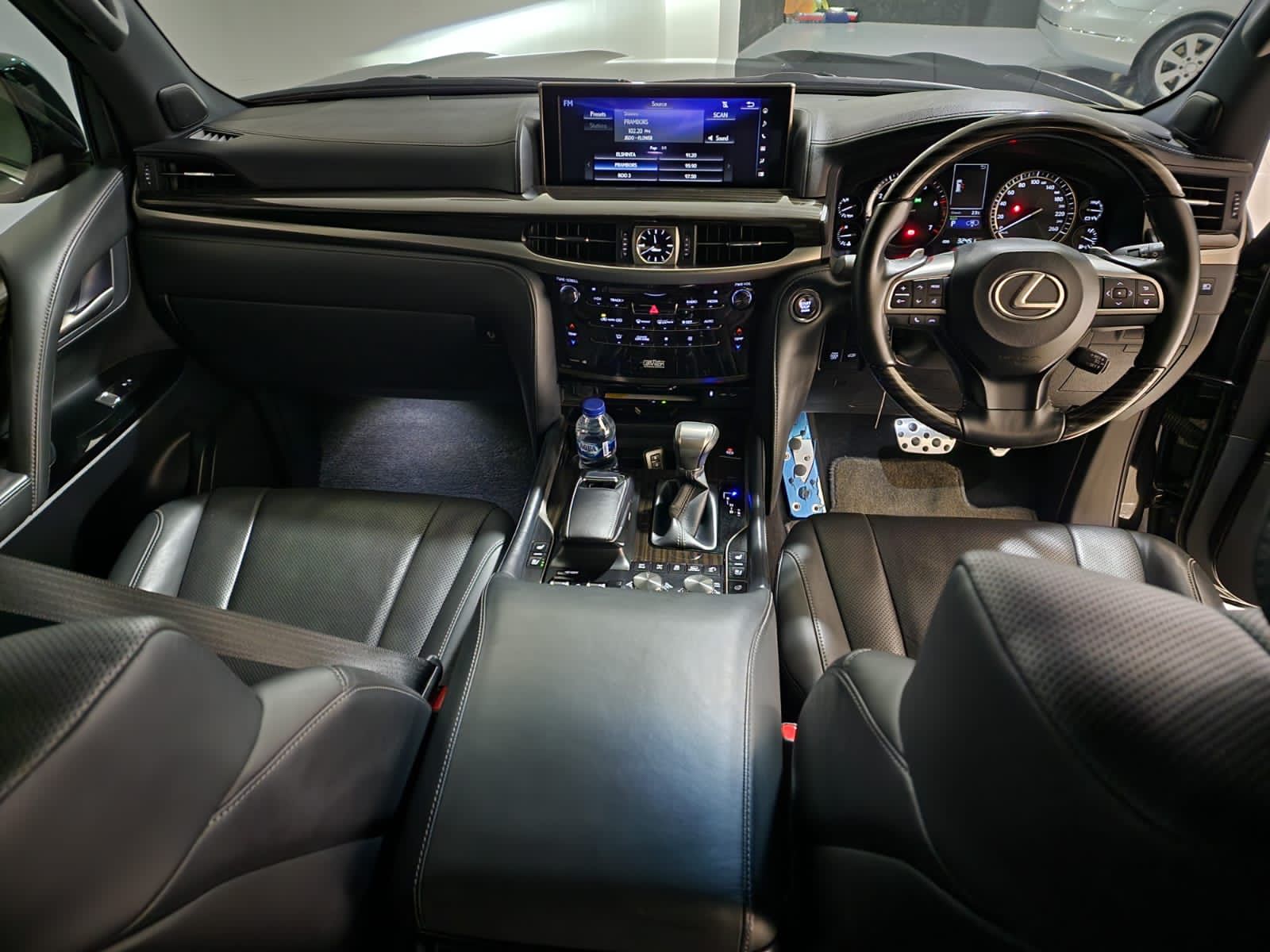 2019 Lexus LX 570 5.7 AT 2019 Lexus LX 570 5.7 AT