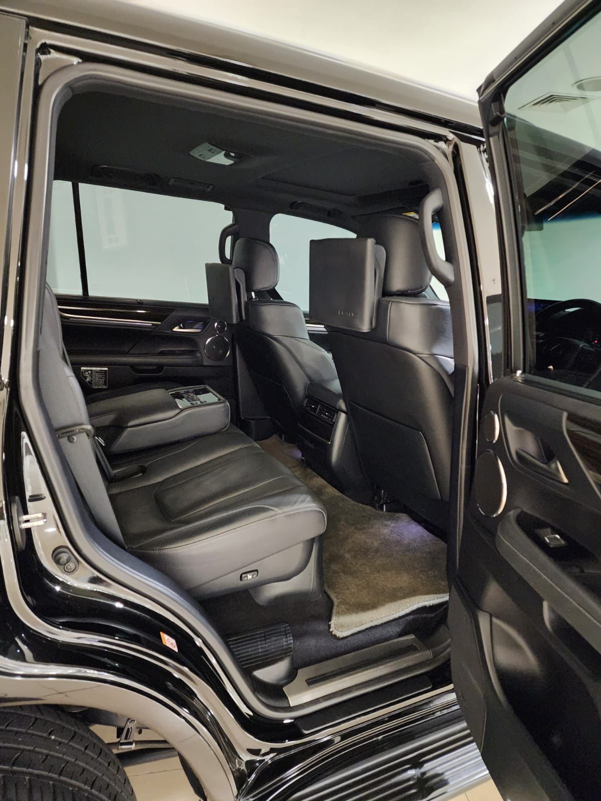 2019 Lexus LX 570 5.7 AT 2019 Lexus LX 570 5.7 AT