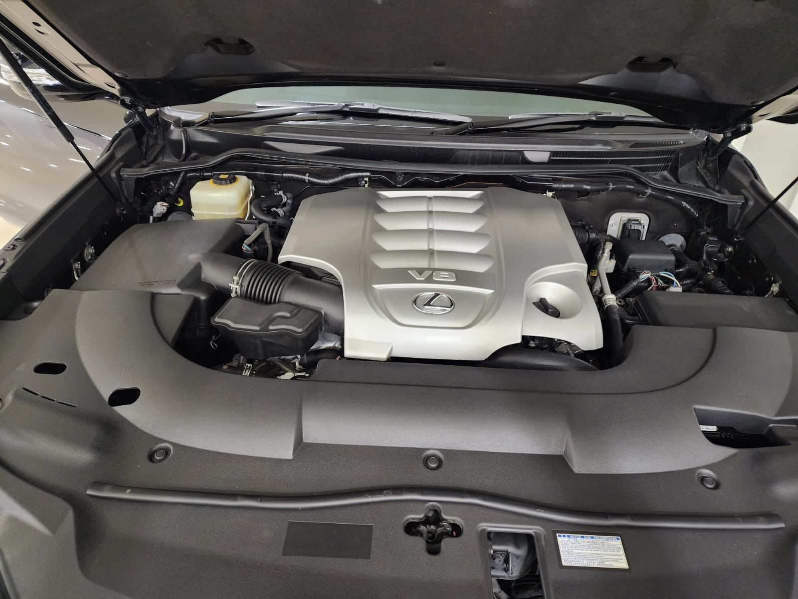 2019 Lexus LX 570 5.7 AT 2019 Lexus LX 570 5.7 AT