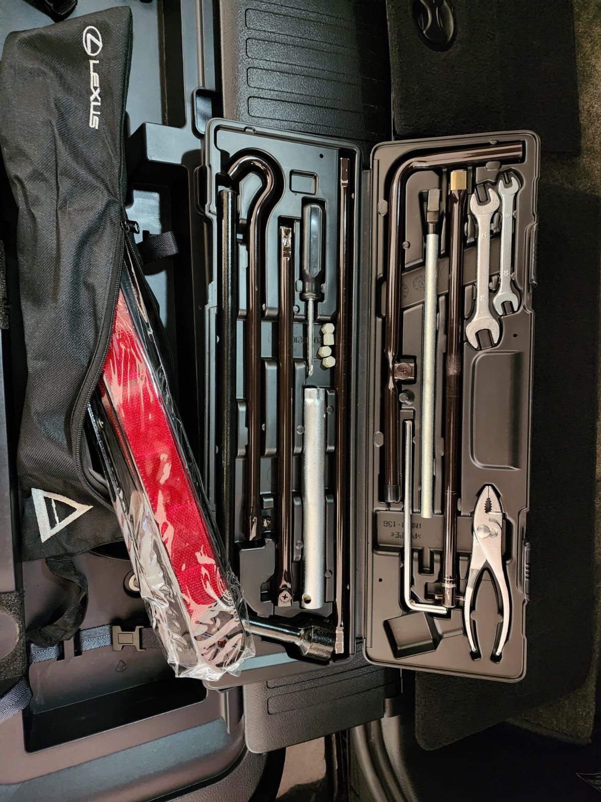 2019 Lexus LX 570 5.7 AT 2019 Lexus LX 570 5.7 AT