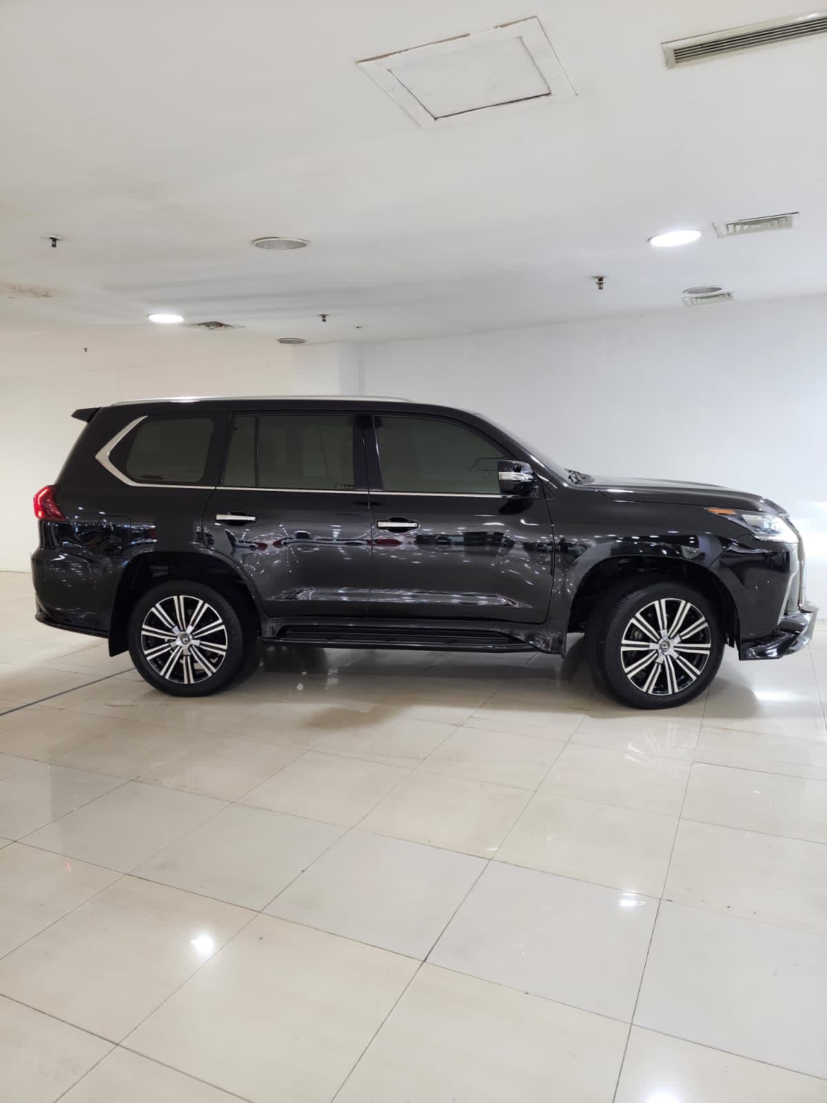 2019 Lexus LX 570 5.7 AT 2019 Lexus LX 570 5.7 AT