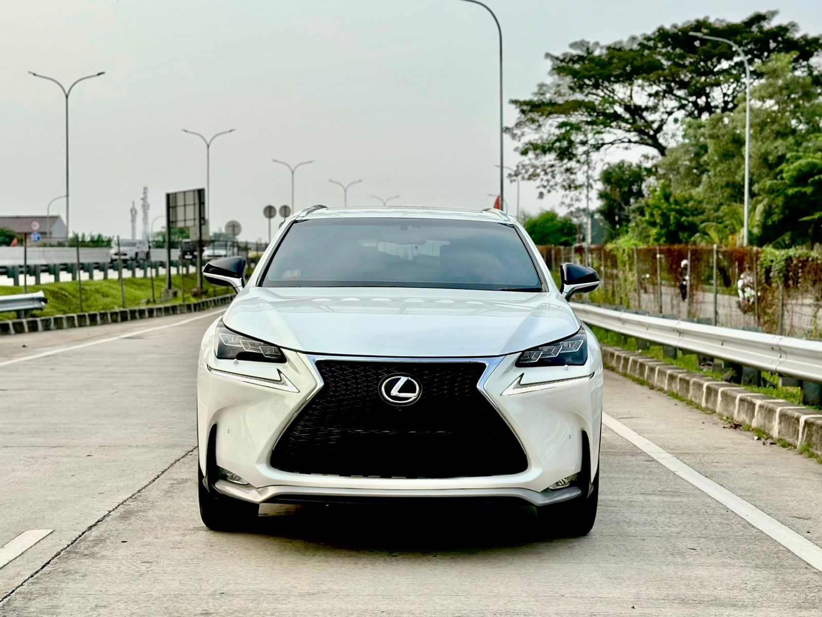 2016 Lexus NX 200 F-SPORT AT 2016 Lexus NX 200 F-SPORT AT