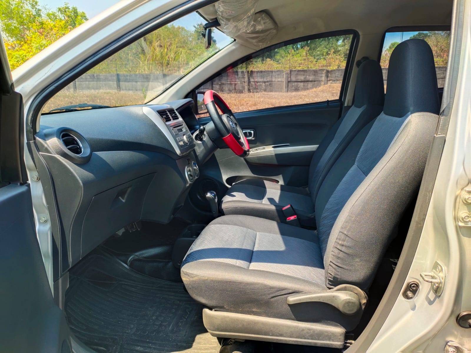 Old 2013 Daihatsu Ayla  1.0 X AT 1.0 X AT