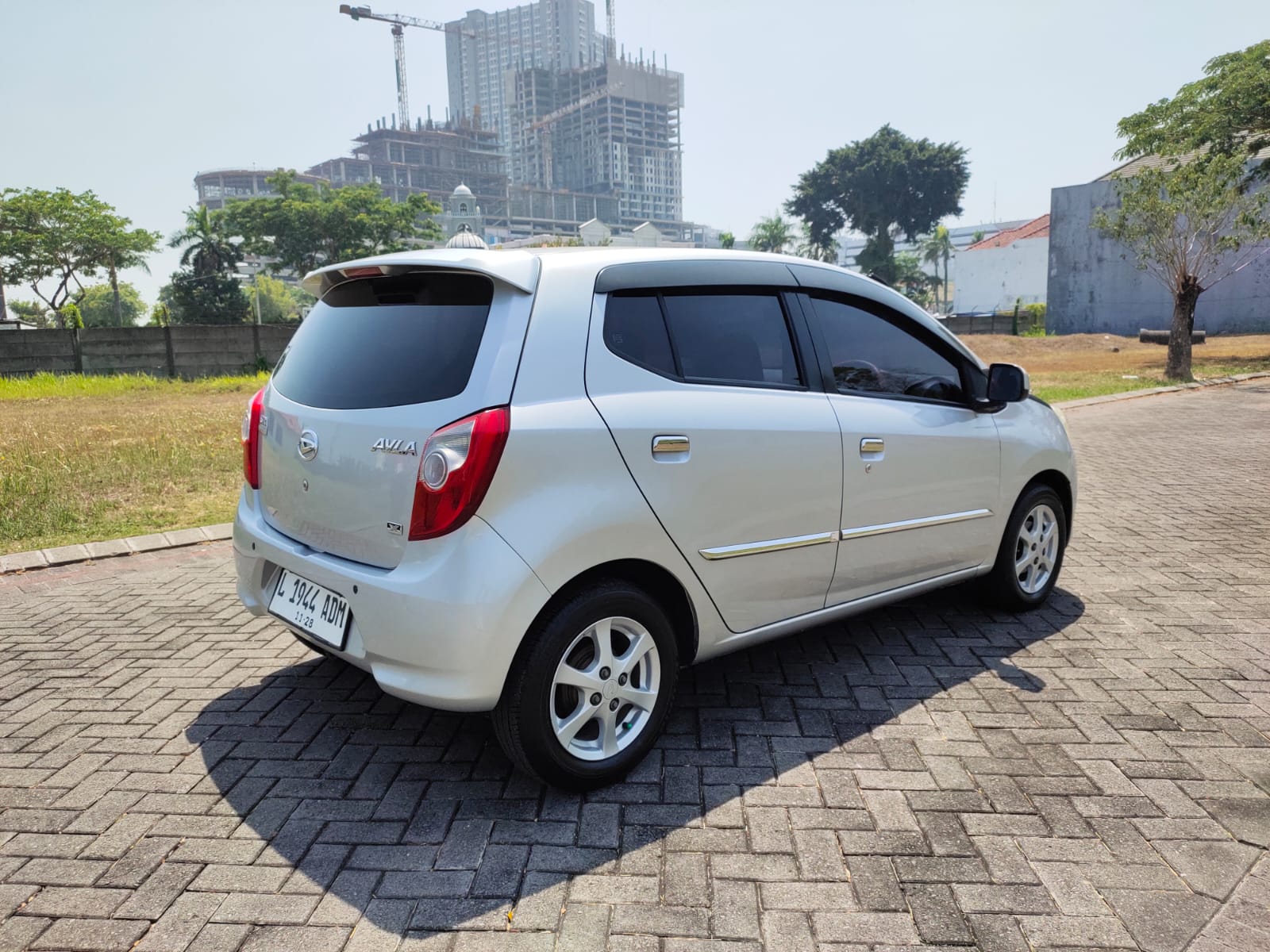 2013 Daihatsu Ayla  2013 Daihatsu Ayla