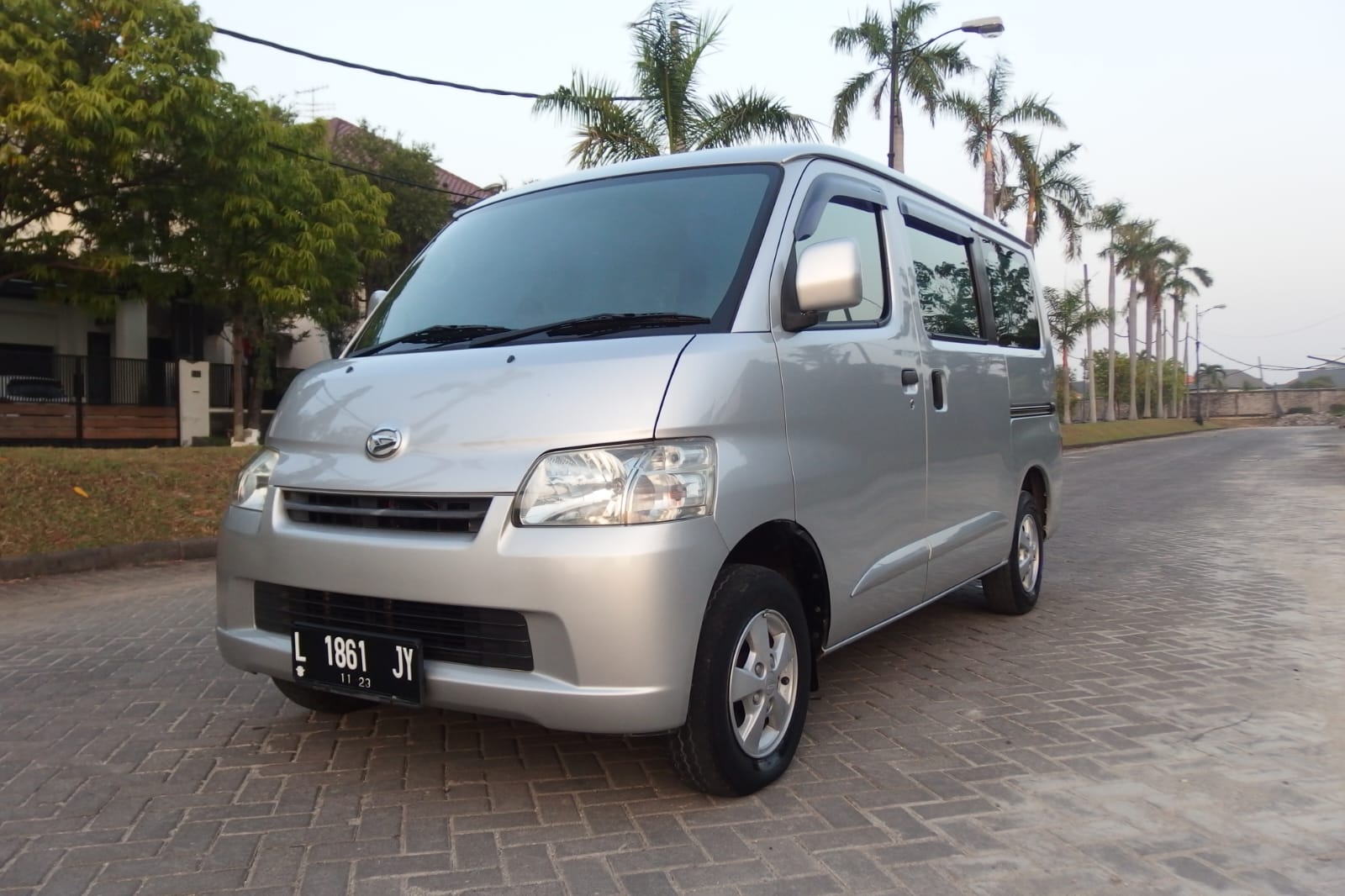 2013 Daihatsu Grand Max Bekas 2013 Daihatsu Grand Max Bekas