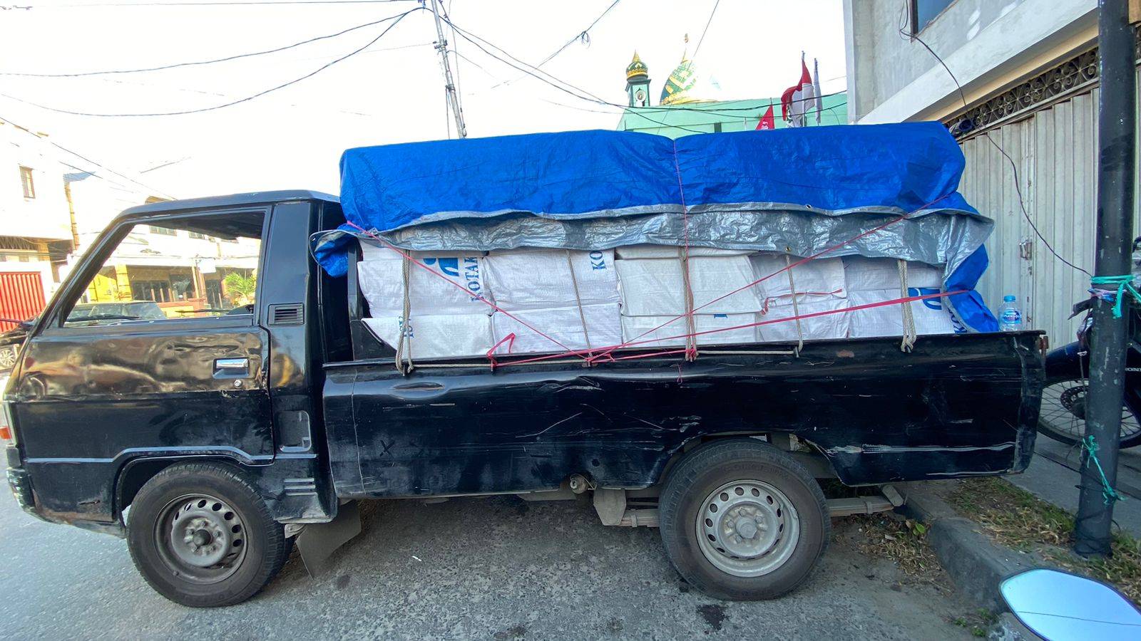 Second Hand 2015 Mitsubishi L300 Second Hand 2015 Mitsubishi L300