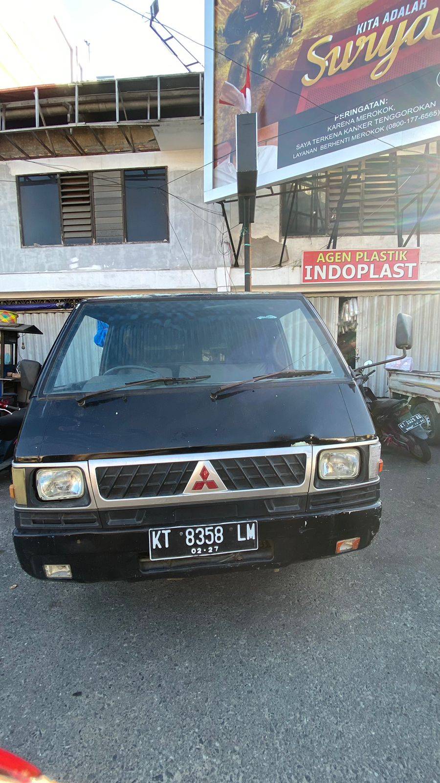 2015 Mitsubishi L300 2015 Mitsubishi L300