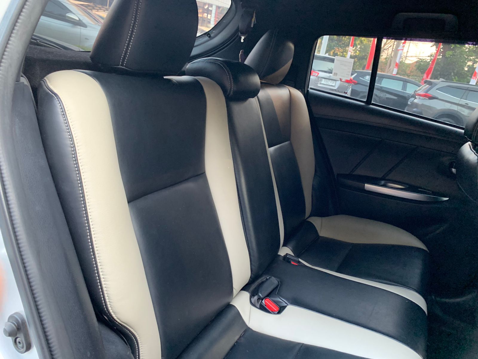 2016 Toyota Yaris Heykers 2016 Toyota Yaris Heykers