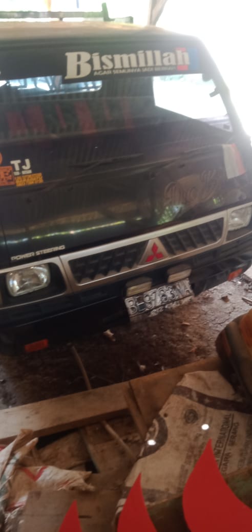 2010 Mitsubishi L300 Bekas 2010 Mitsubishi L300 Bekas