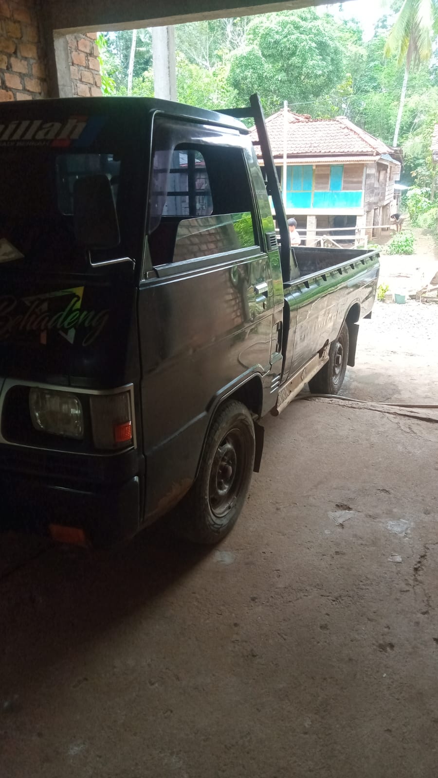 2010 Mitsubishi L300 2010 Mitsubishi L300