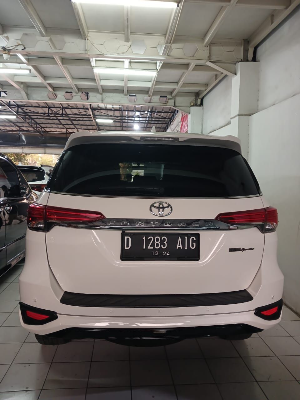 2019 Toyota Fortuner VRZ 4X2 TRD 2.4L AT VRZ 4X2 TRD 2.4L AT tua