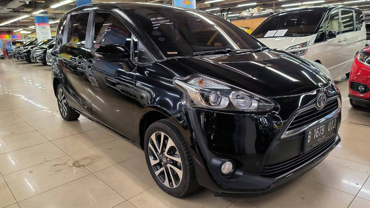 2016 Toyota Sienta V CVT V CVT tua