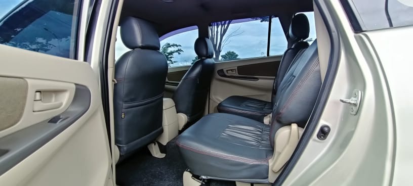 2013 Toyota Kijang Innova 2013 Toyota Kijang Innova