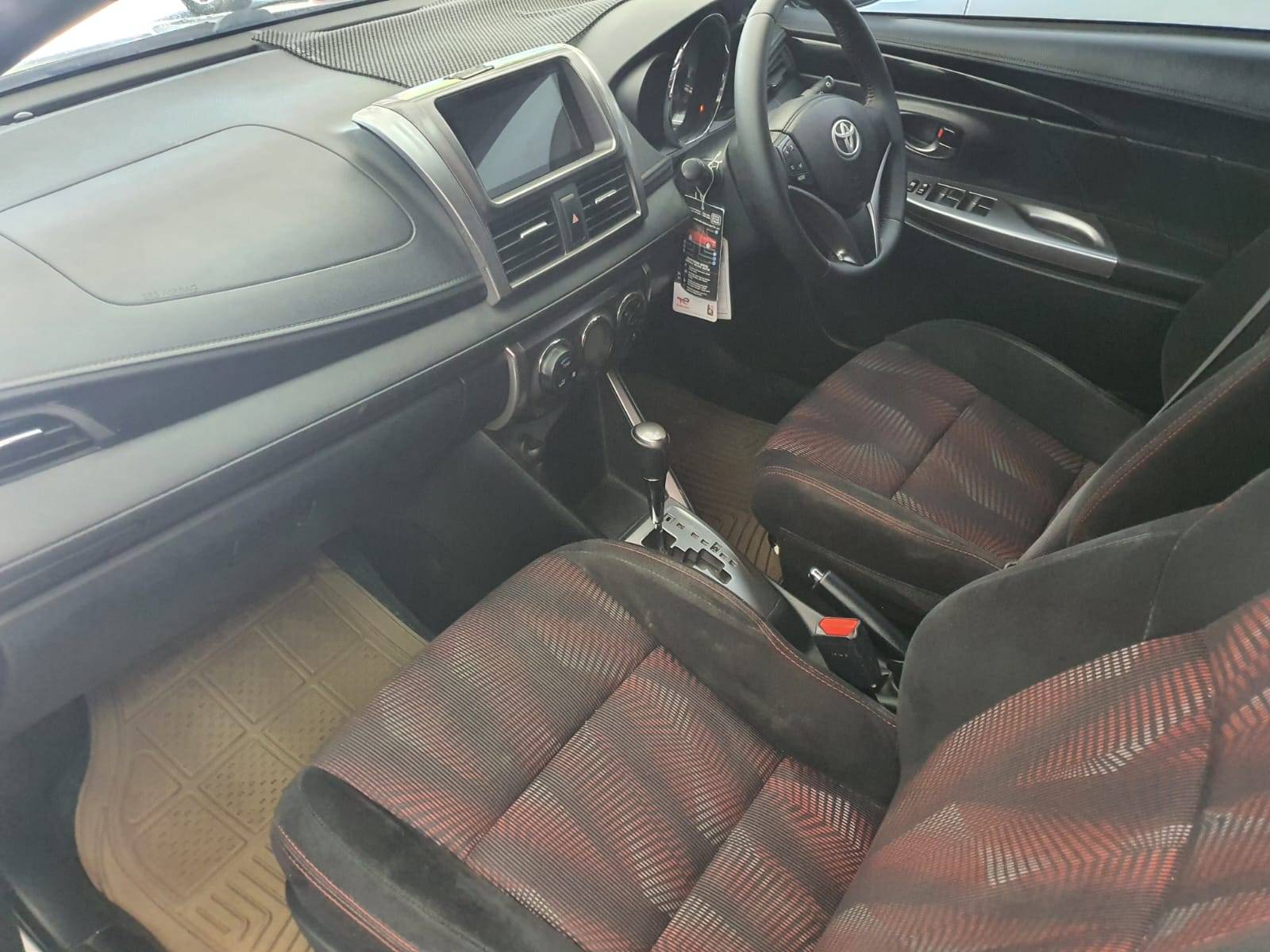 Dijual 2016 Toyota Yaris S TRD Sportivo 1.5L AT S TRD Sportivo 1.5L AT Bekas