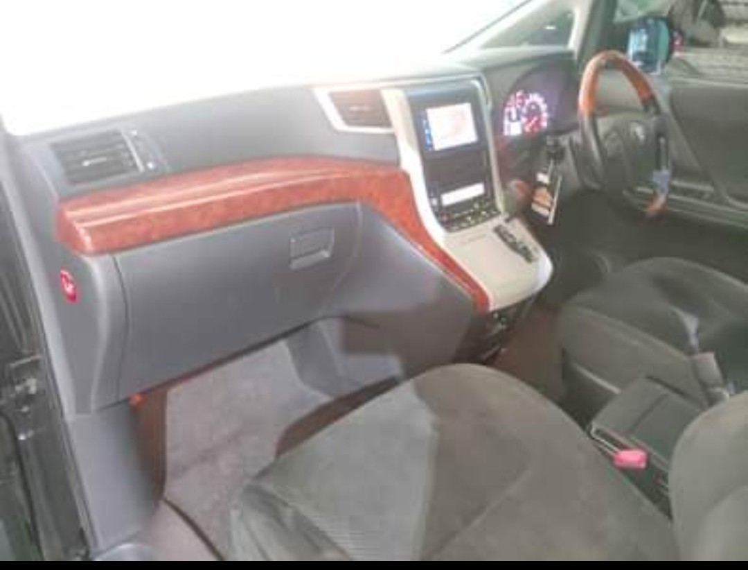 2011 Toyota Vellfire 2011 Toyota Vellfire