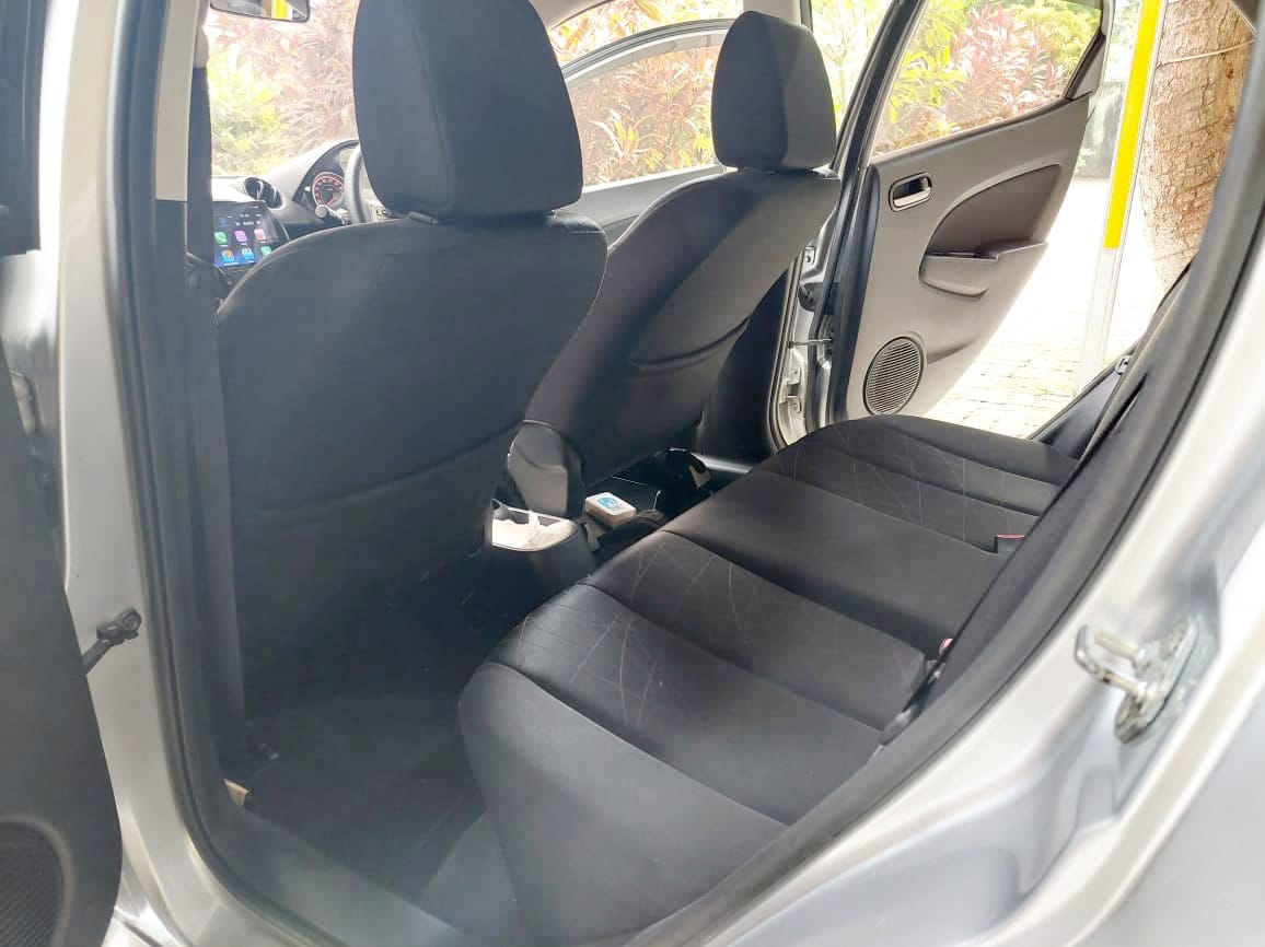 2013 Mazda 2 Hatchback 2013 Mazda 2 Hatchback