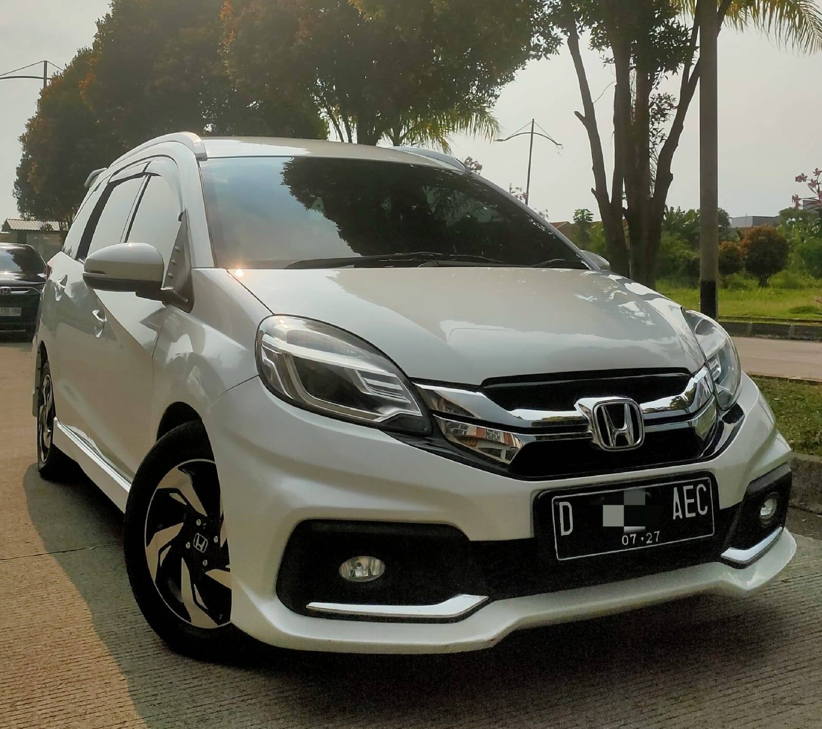 Beli mobil bekas
