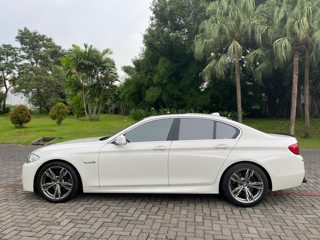 2013 BMW 5 Series Sedan  520i A/T F 10 2013 BMW 5 Series Sedan  520i A/T F 10