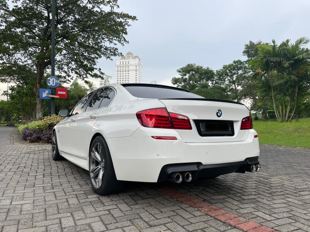 2013 BMW 5 Series Sedan  520i A/T F 10 2013 BMW 5 Series Sedan  520i A/T F 10