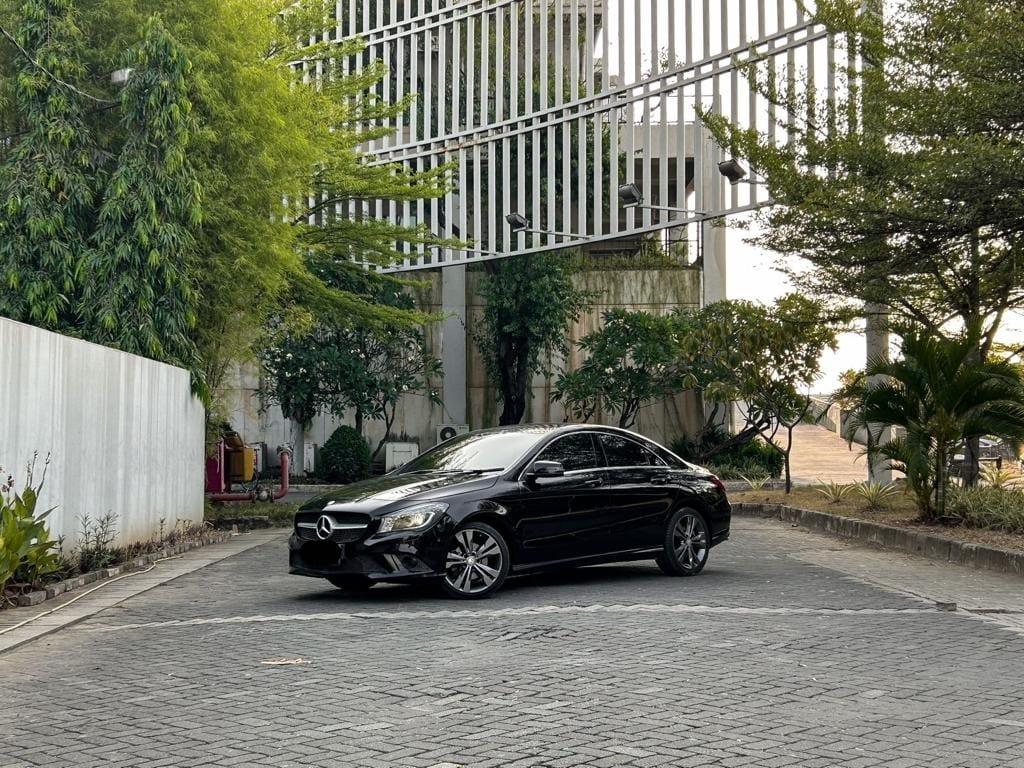 Second Hand 2015 Mercedes Benz CLA-Class  200 AT Second Hand 2015 Mercedes Benz CLA-Class  200 AT