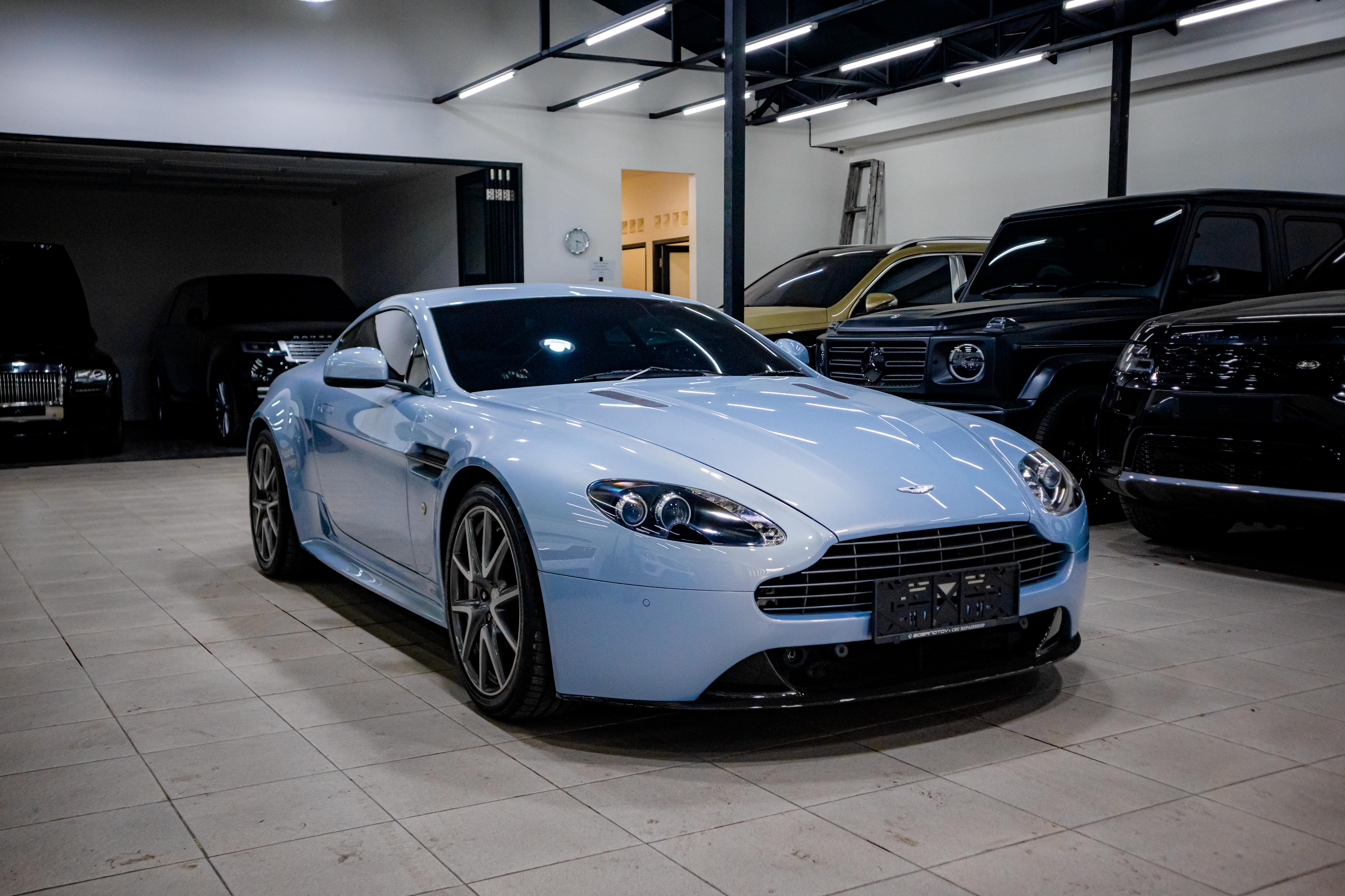 Second Hand 2011 Aston Martin Vantage Second Hand 2011 Aston Martin Vantage