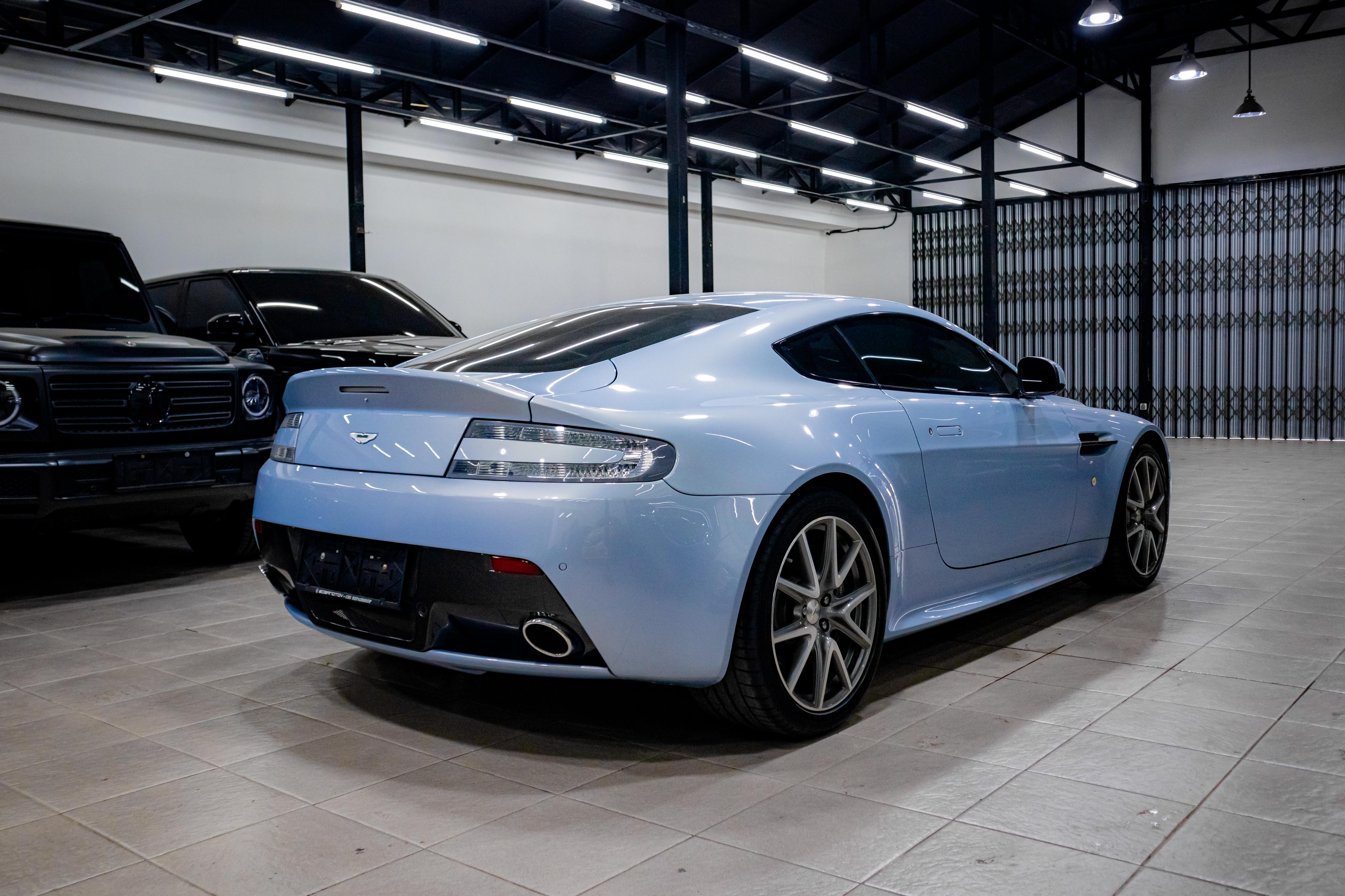 2011 Aston Martin Vantage Coupe AT 2011 Aston Martin Vantage Coupe AT