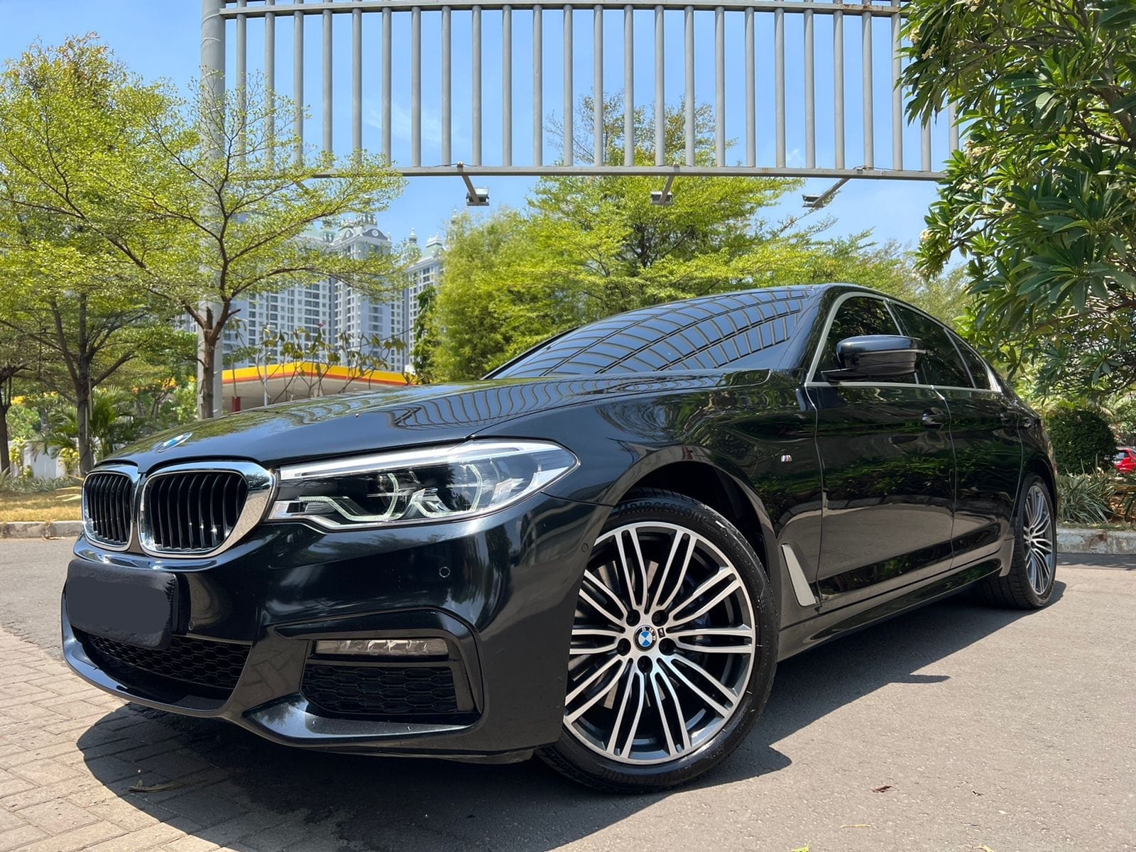 2020 BMW 5 Series Sedan  520i M Sport