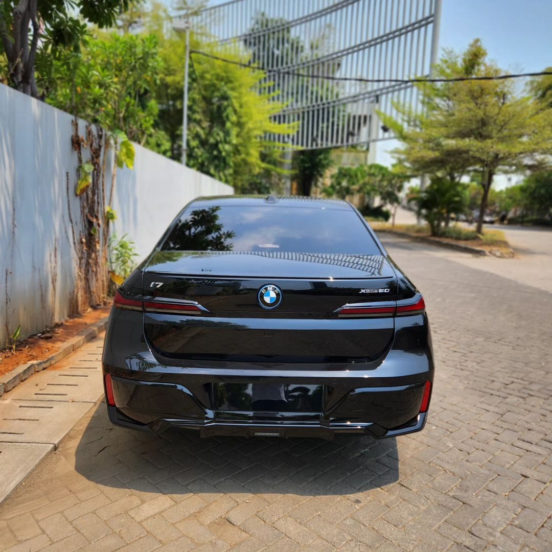 2023 BMW i7 xDrive60 Gran Lusso 2023 BMW i7 xDrive60 Gran Lusso