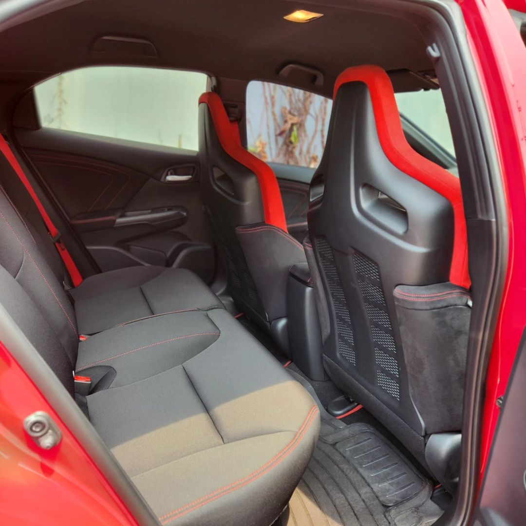 2015 Honda Civic Type R 6-Speed MT 2015 Honda Civic Type R 6-Speed MT