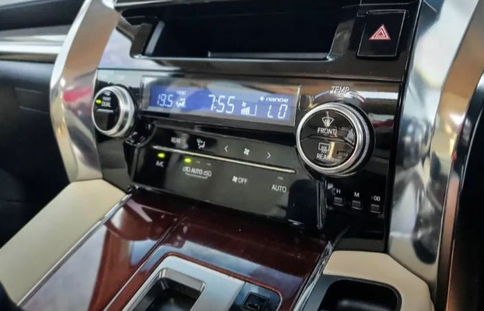 2015 Toyota Alphard 2015 Toyota Alphard