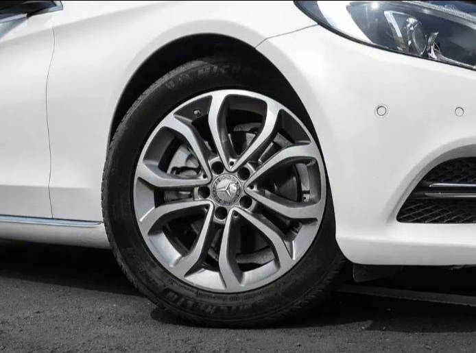 Dijual 2015 Mercedes Benz C-Class Sedan C 200 CGI Avantgarde C 200 CGI Avantgarde Bekas