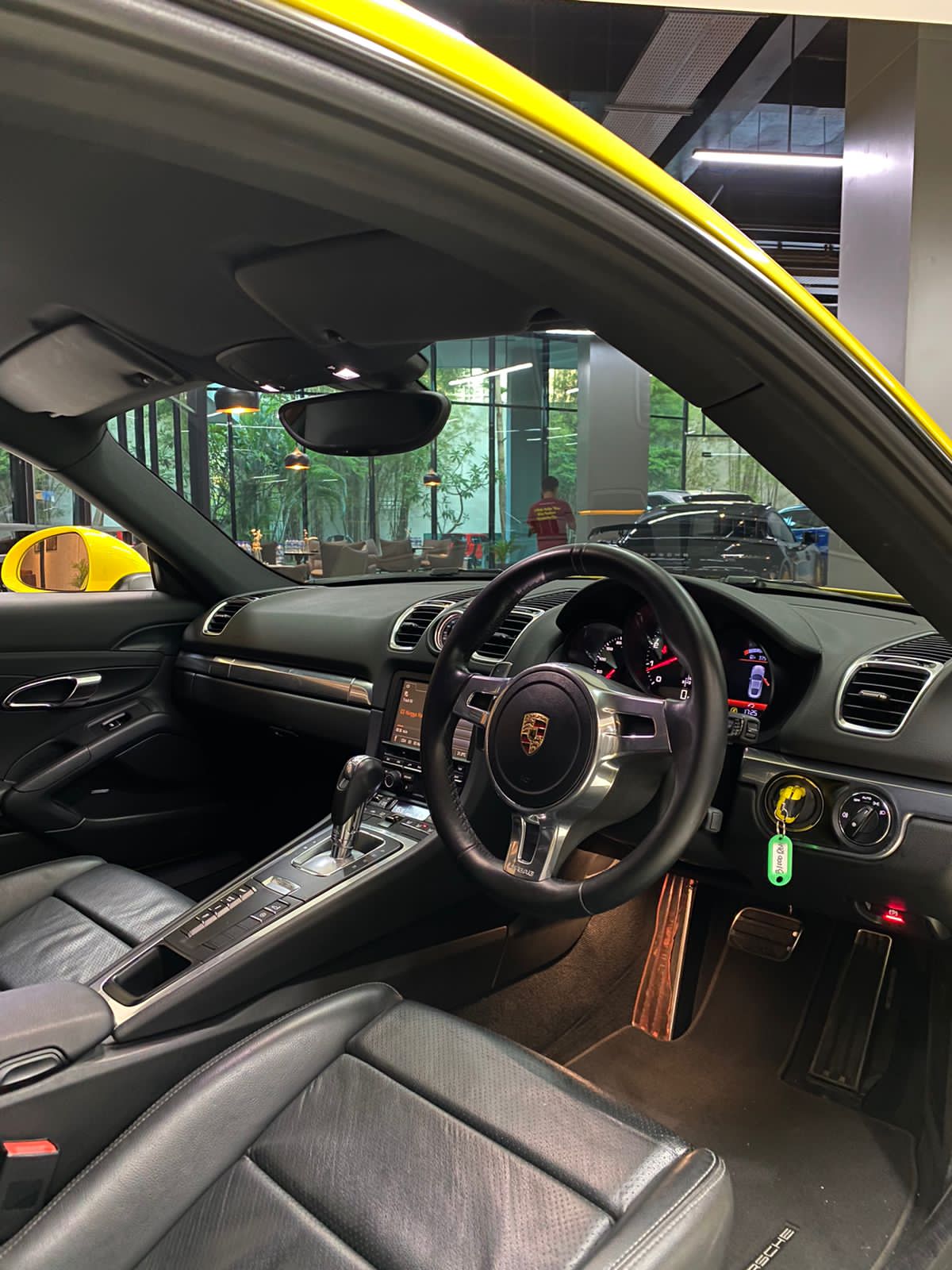 2015 Porsche Cayman 2.7 Coupe 2015 Porsche Cayman 2.7 Coupe