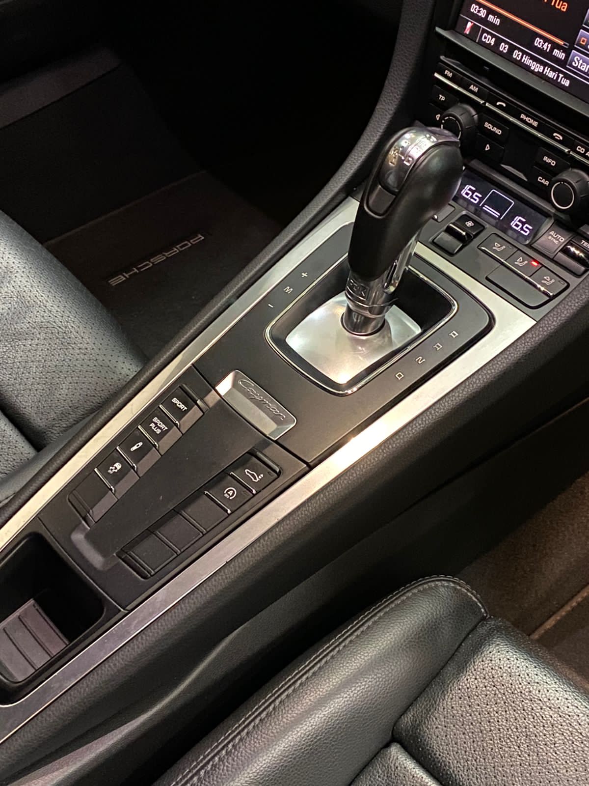 2015 Porsche Cayman 2.7 Coupe 2015 Porsche Cayman 2.7 Coupe