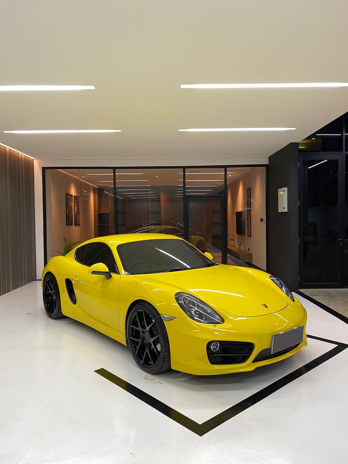 2015 Porsche Cayman 2.7 Coupe 2015 Porsche Cayman 2.7 Coupe