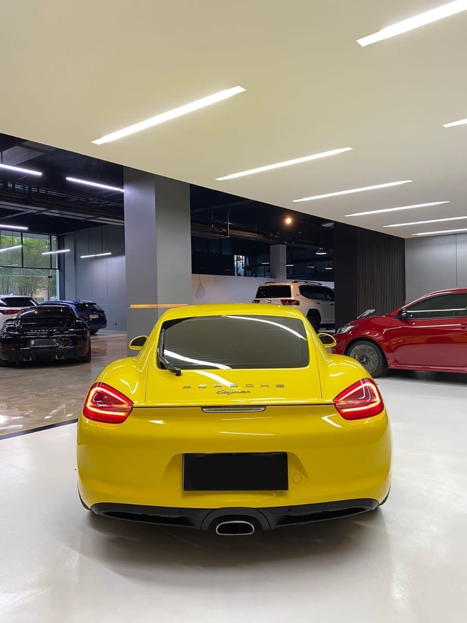 2015 Porsche Cayman 2.7 Coupe 2015 Porsche Cayman 2.7 Coupe