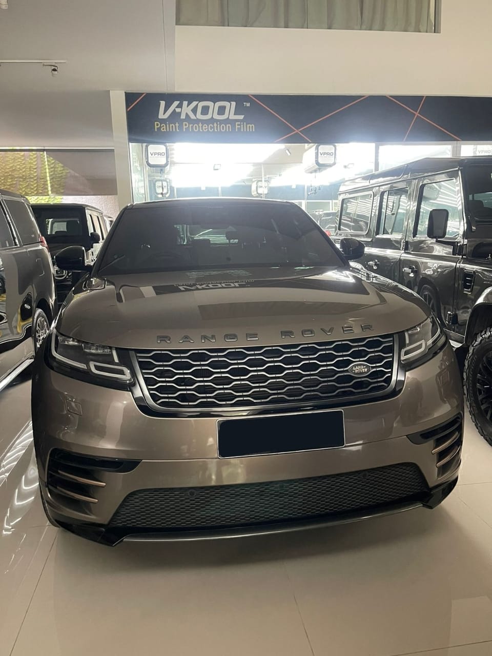 2018 Land Rover Range Rover Velar 2.0 R-Dynamic SE 2018 Land Rover Range Rover Velar 2.0 R-Dynamic SE