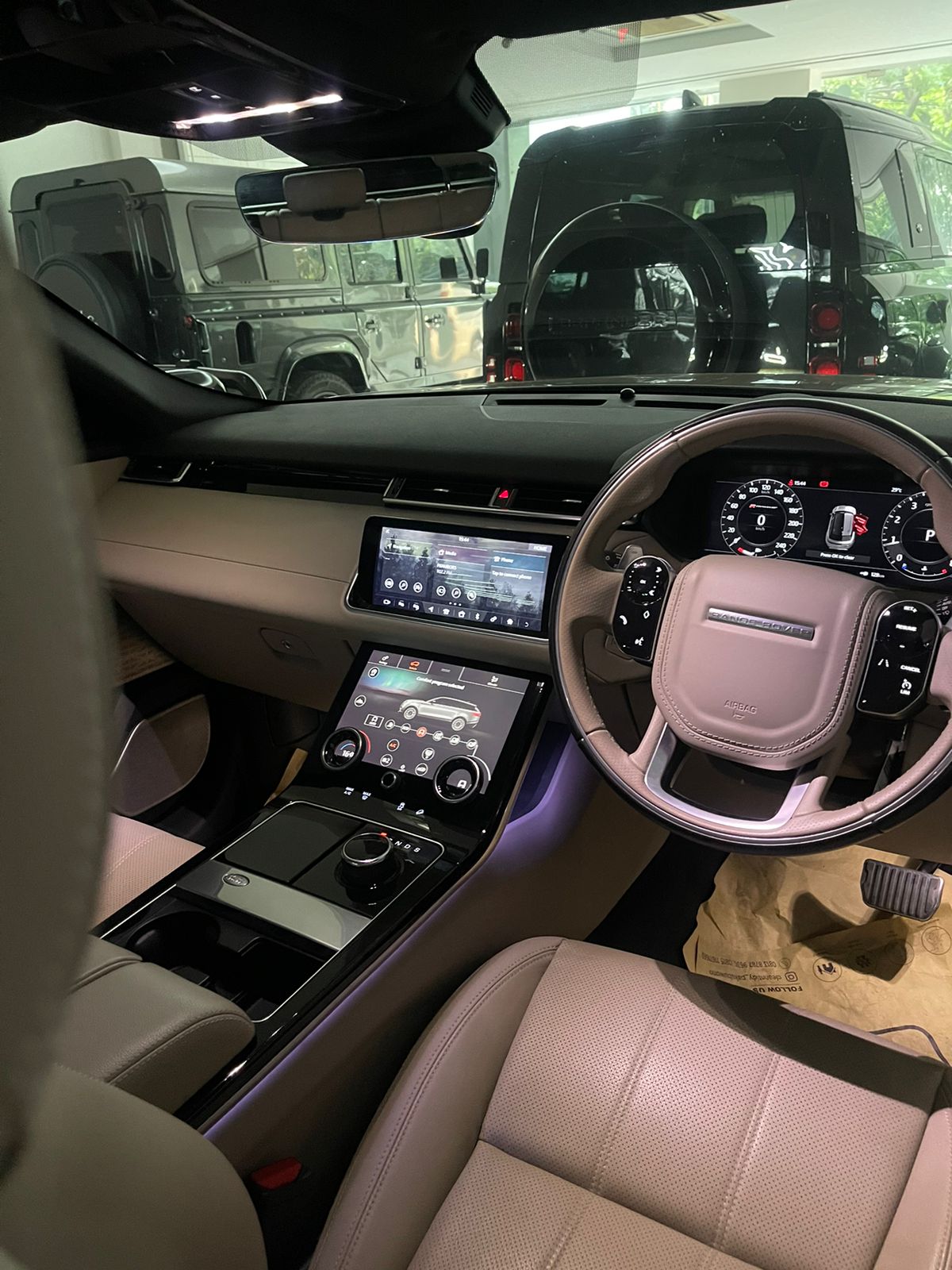 2018 Land Rover Range Rover Velar 2.0 R-Dynamic SE 2018 Land Rover Range Rover Velar 2.0 R-Dynamic SE