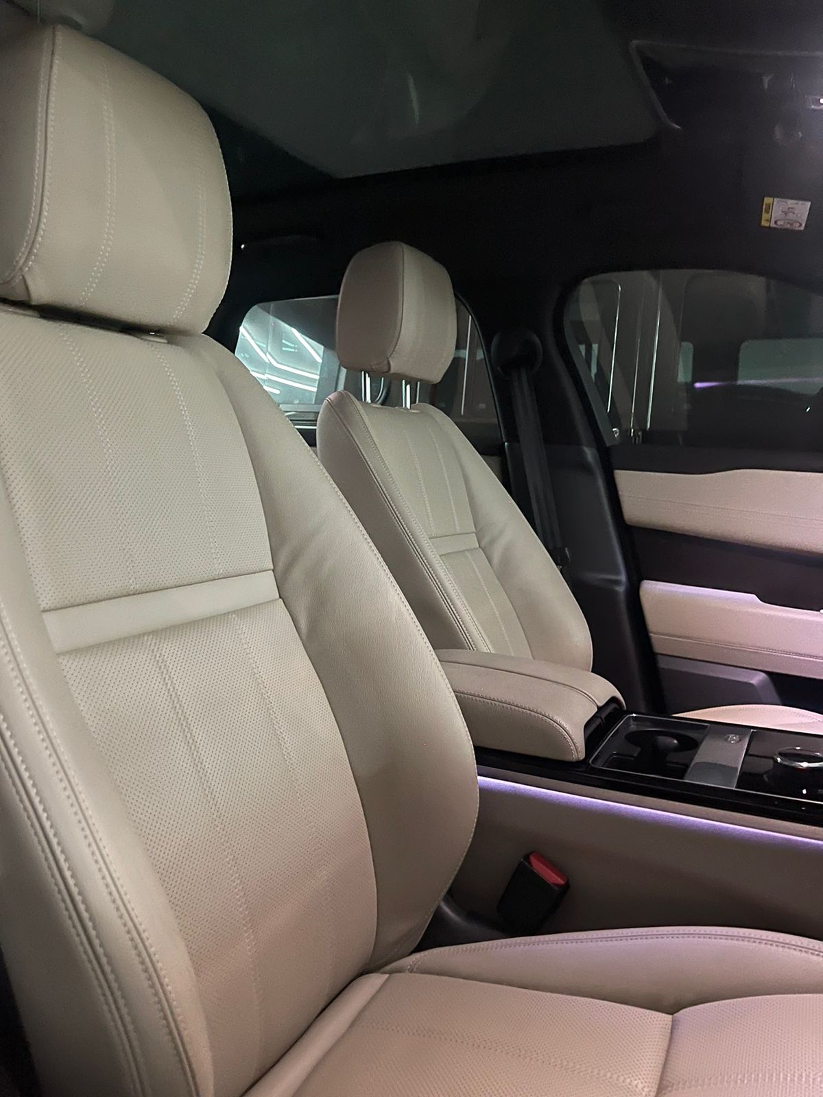 2018 Land Rover Range Rover Velar 2.0 R-Dynamic SE 2018 Land Rover Range Rover Velar 2.0 R-Dynamic SE