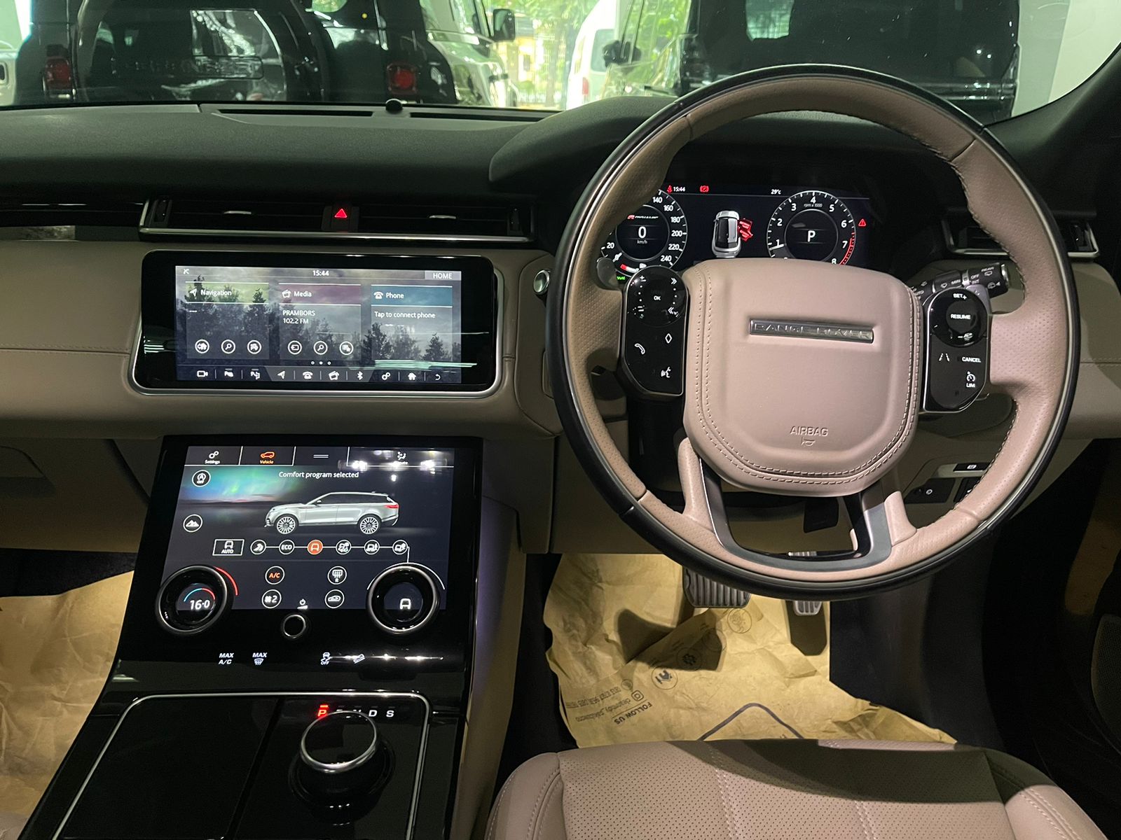 2018 Land Rover Range Rover Velar 2.0 R-Dynamic SE 2018 Land Rover Range Rover Velar 2.0 R-Dynamic SE