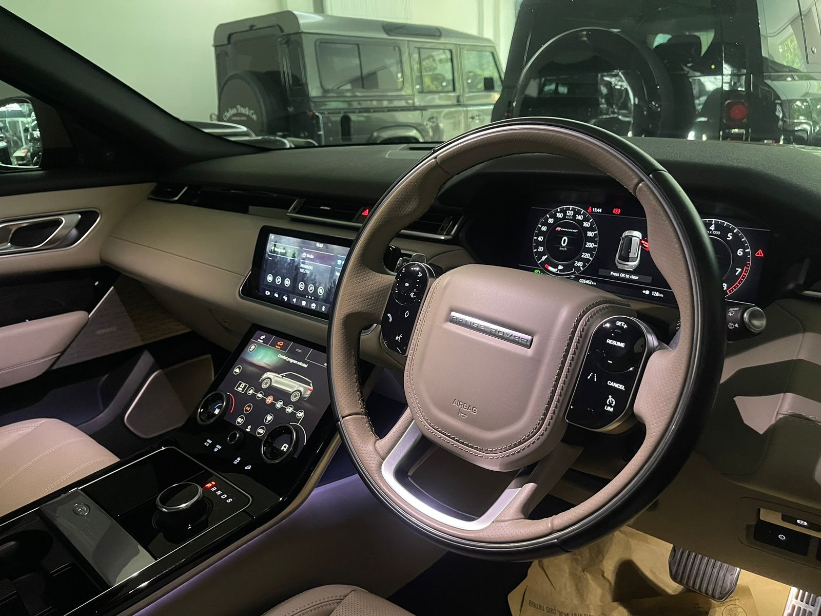 2018 Land Rover Range Rover Velar 2.0 R-Dynamic SE 2018 Land Rover Range Rover Velar 2.0 R-Dynamic SE