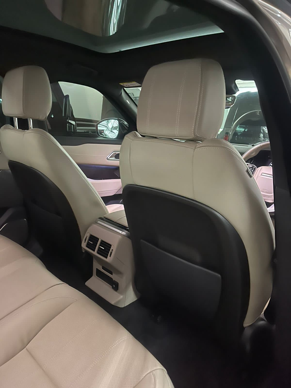 2018 Land Rover Range Rover Velar 2.0 R-Dynamic SE 2018 Land Rover Range Rover Velar 2.0 R-Dynamic SE