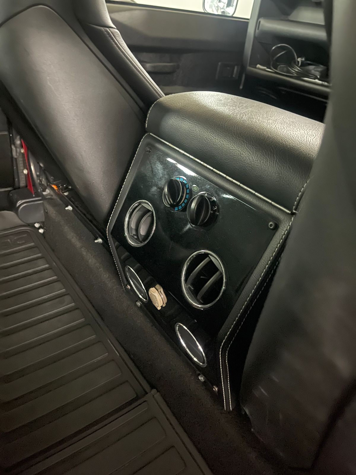 2013 Land Rover Defender 110 110 SW 2013 Land Rover Defender 110 110 SW