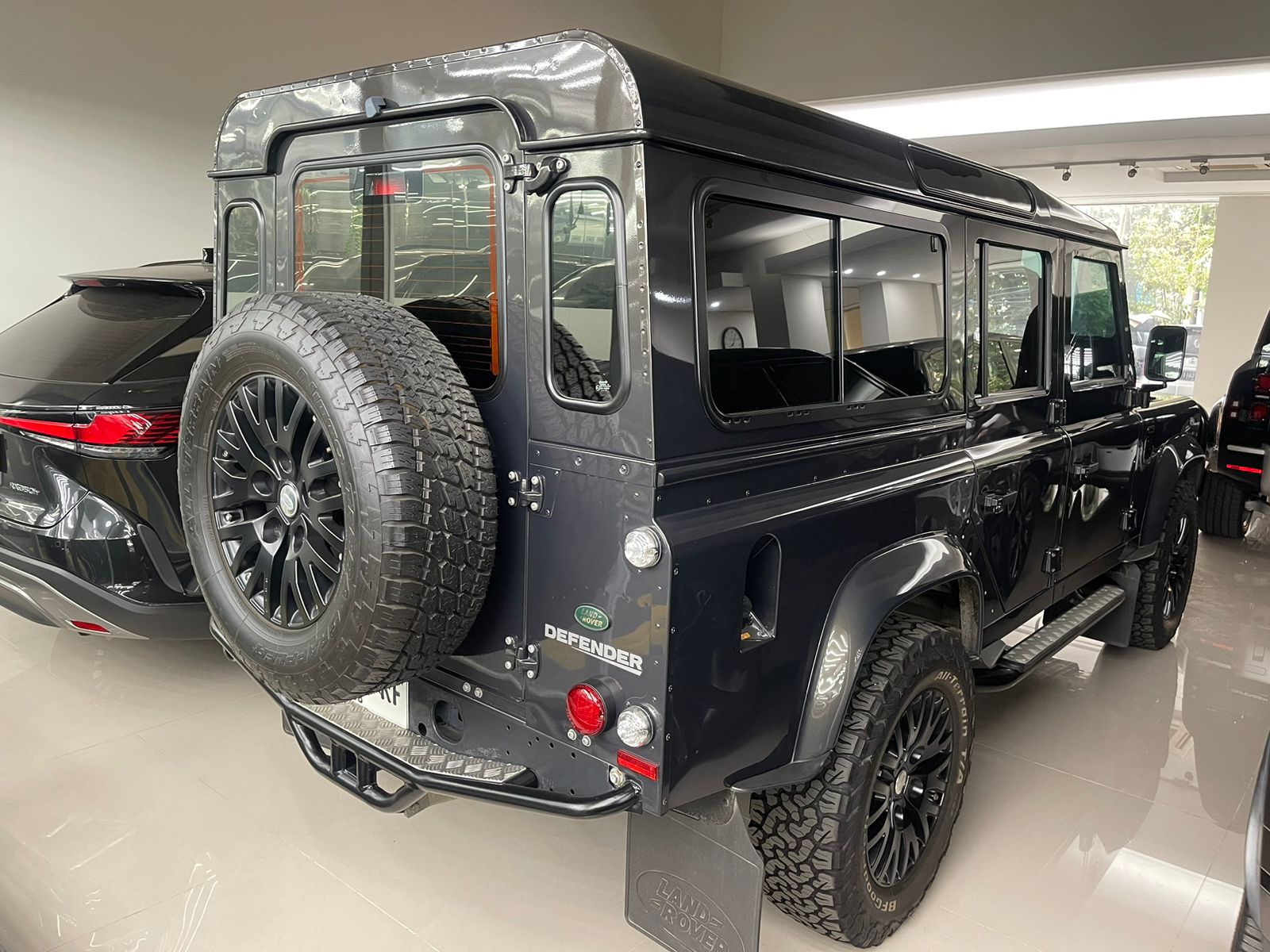 2013 Land Rover Defender 110 110 SW 2013 Land Rover Defender 110 110 SW