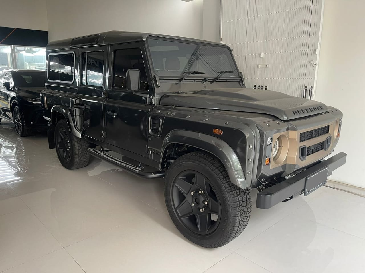 Second Hand 2015 Land Rover Defender 110 110 SW Second Hand 2015 Land Rover Defender 110 110 SW