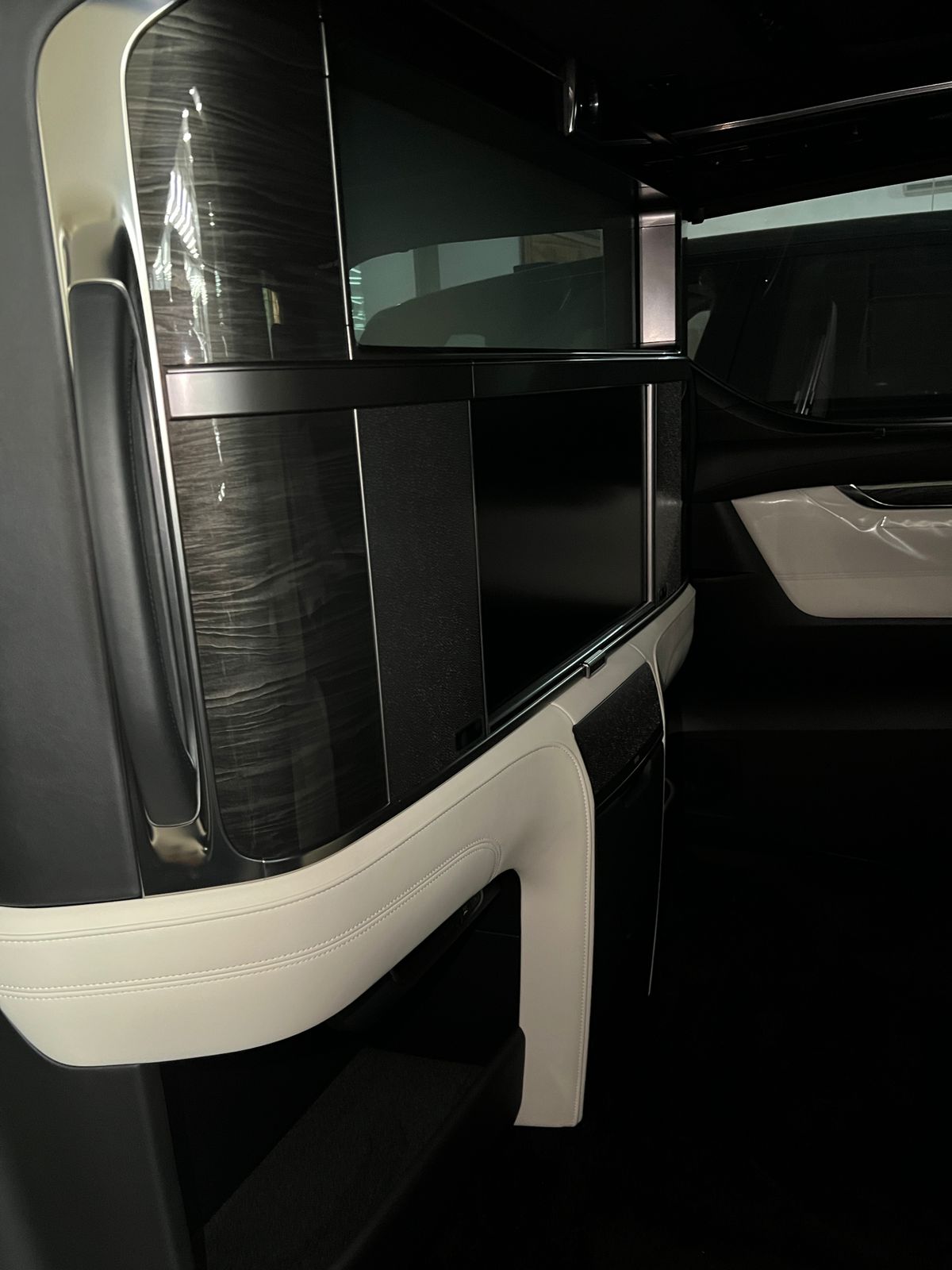 2023 Lexus LM  350 2023 Lexus LM  350