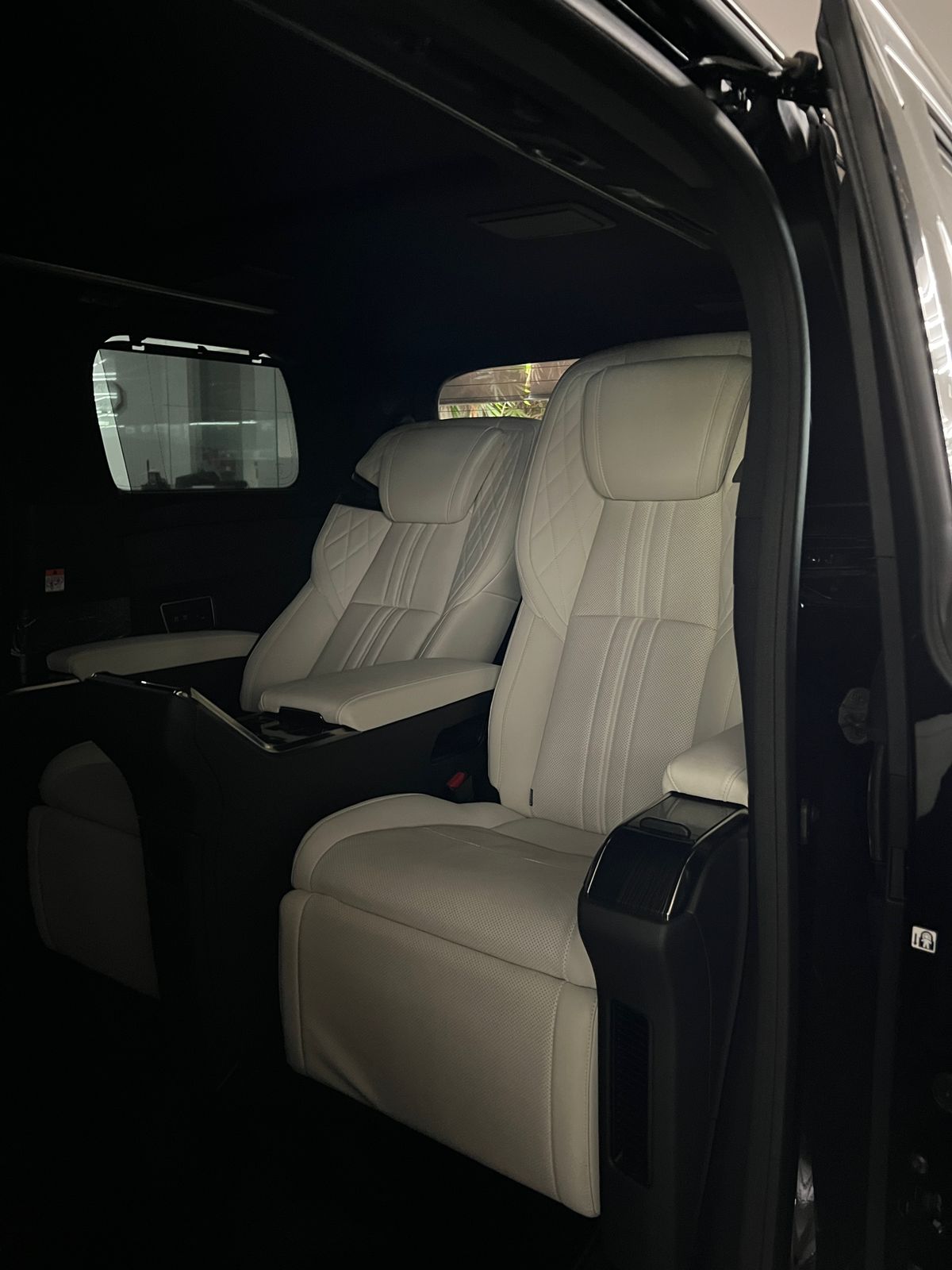 2023 Lexus LM  350 2023 Lexus LM  350