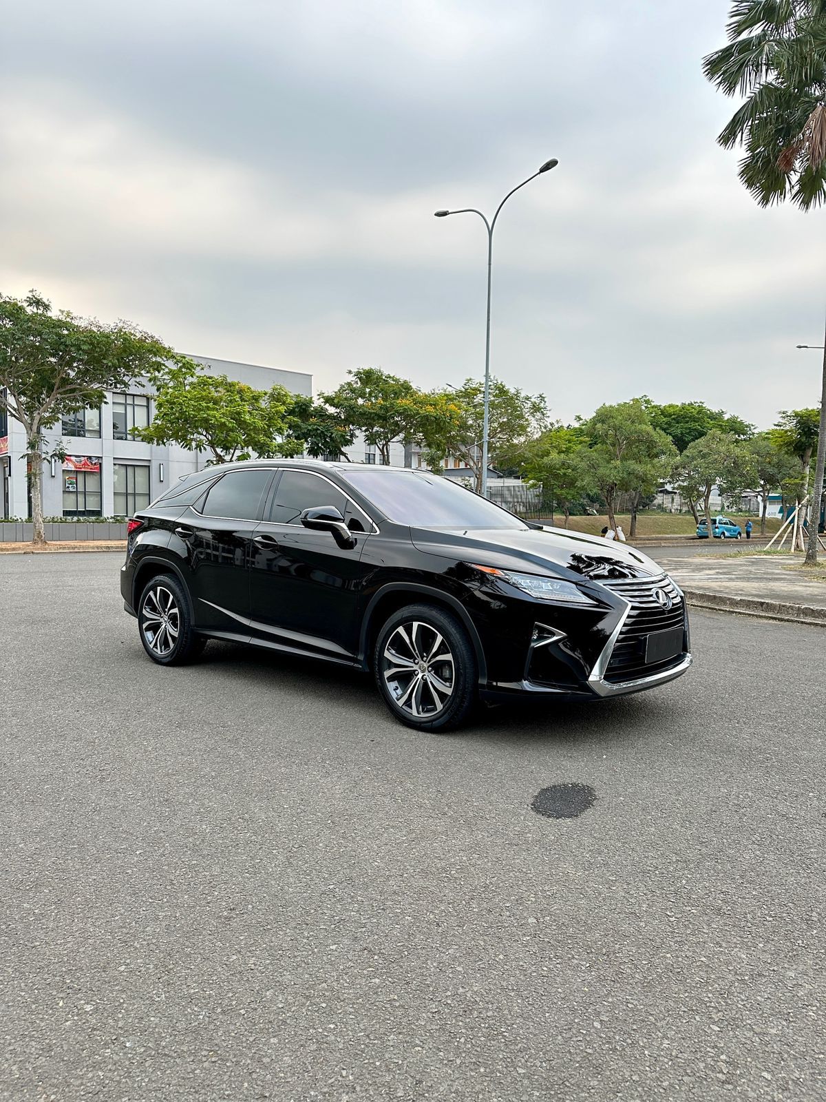 Second Hand 2016 Lexus RX 200T Luxury 4x2 AT Second Hand 2016 Lexus RX 200T Luxury 4x2 AT