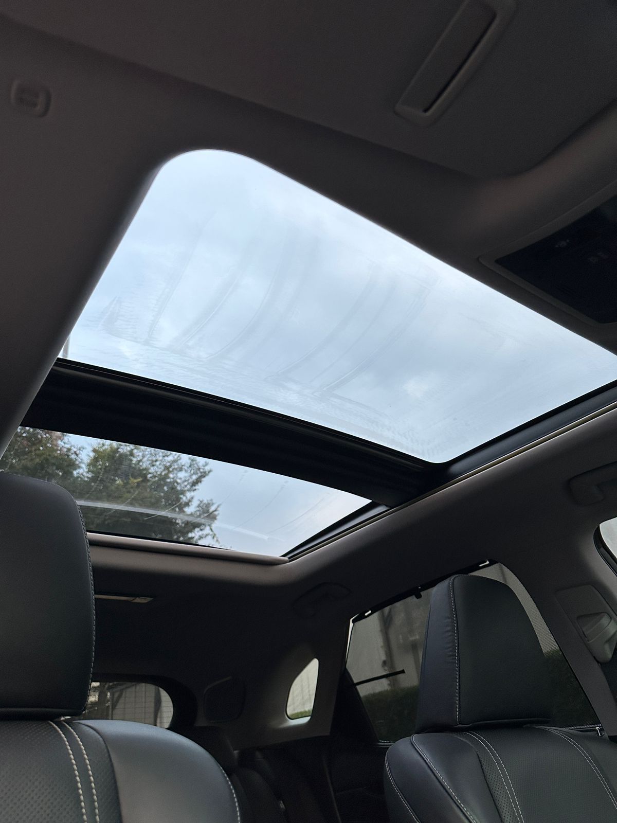 2016 Lexus RX 200T Luxury 4x2 AT 2016 Lexus RX 200T Luxury 4x2 AT