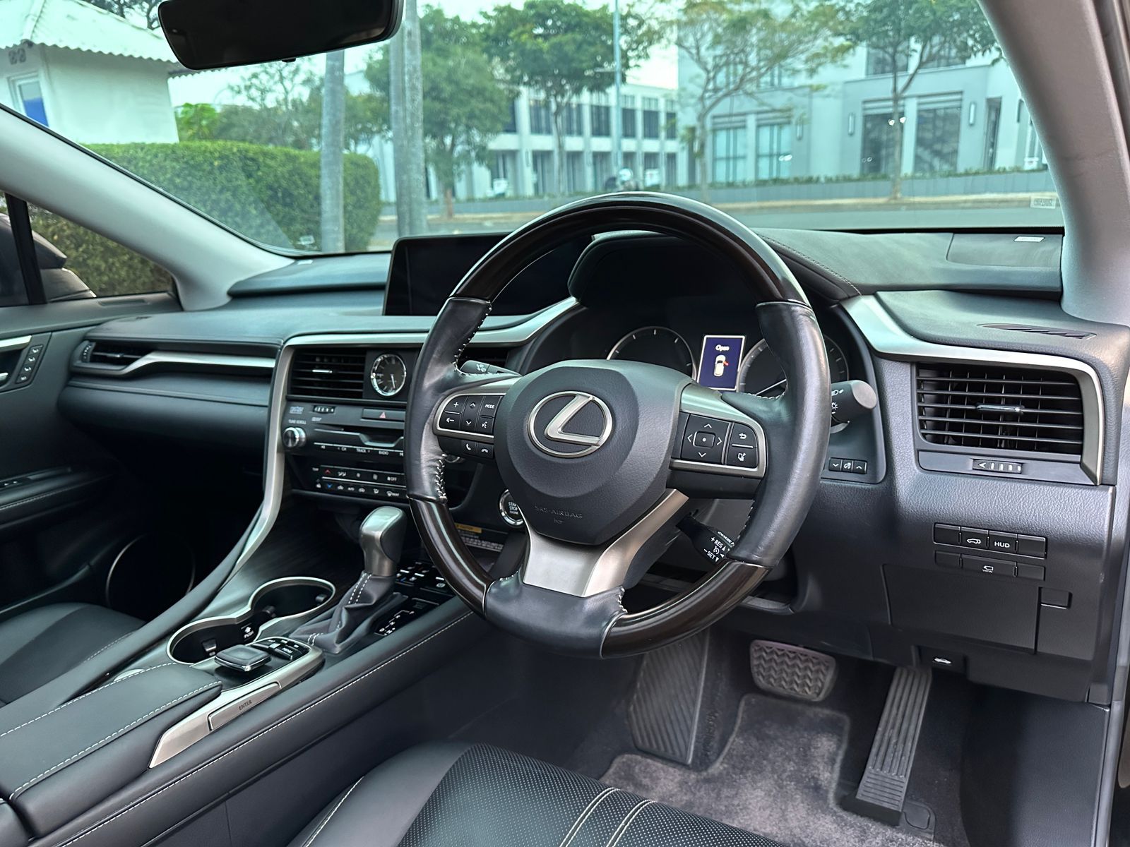 2016 Lexus RX 200T Luxury 4x2 AT 2016 Lexus RX 200T Luxury 4x2 AT